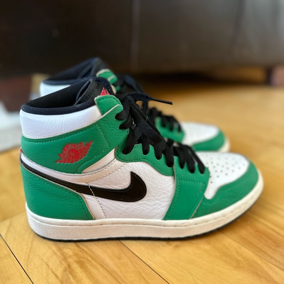 Air Jordan 1 Retro High OG “Lucky Green” - Picture 8 of 14